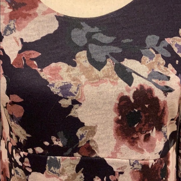 59. Cupio Hi Low Hem Blouse, Floral & Long Sle… - Picture 9 of 13